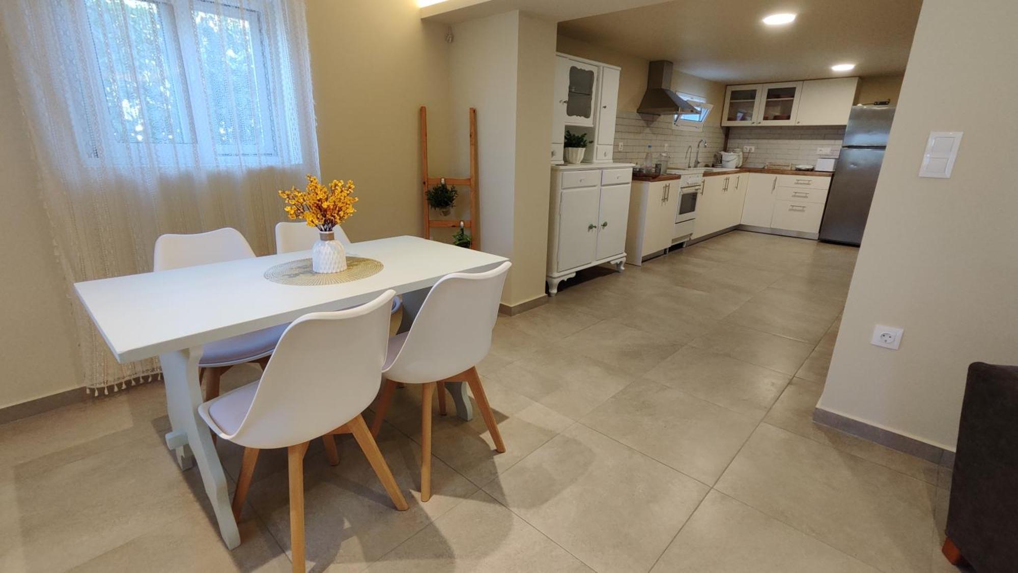 Leo - Cave House Apartment Артемида Екстериор снимка